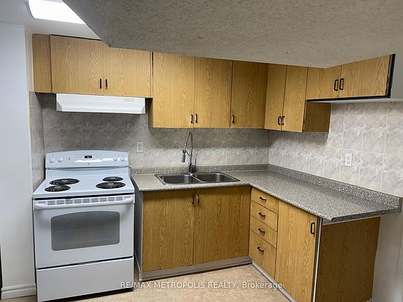 2nd image of 116 Douglas Haig Dr #Basement