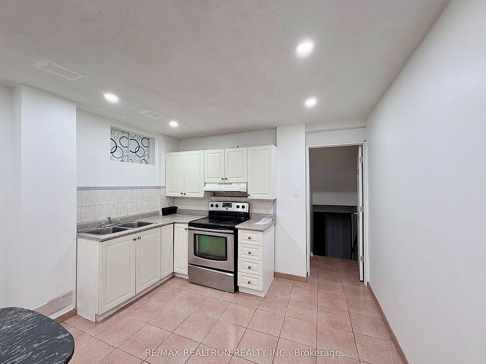 1st image of 3948 Midhurst Ln #Basement
