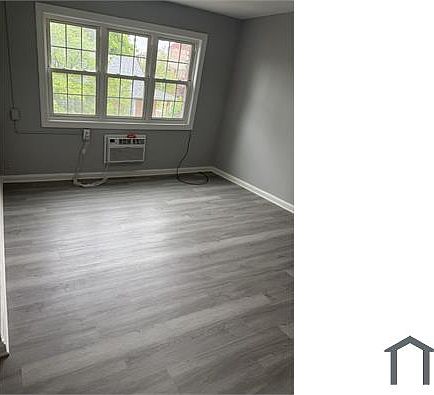4th image of 50 49th St SE APT 202