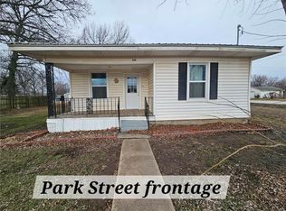 601 S Park St, Girard, KS 66743