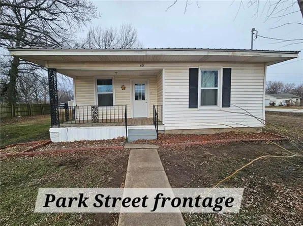 601 S Park St, Girard, KS 66743