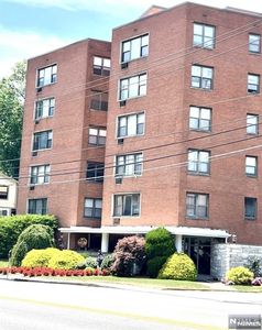 1541 Lemoine Ave APT 2C, Fort Lee, NJ, 07024