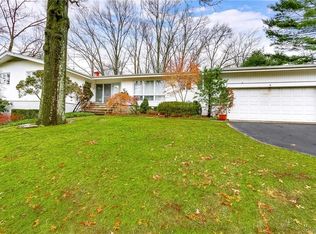 6 Hilltop Pl, Monsey, NY 10952