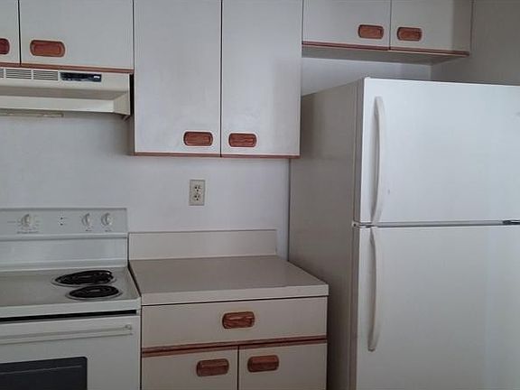 3rd image of 2221 S Sherman Cir APT 408