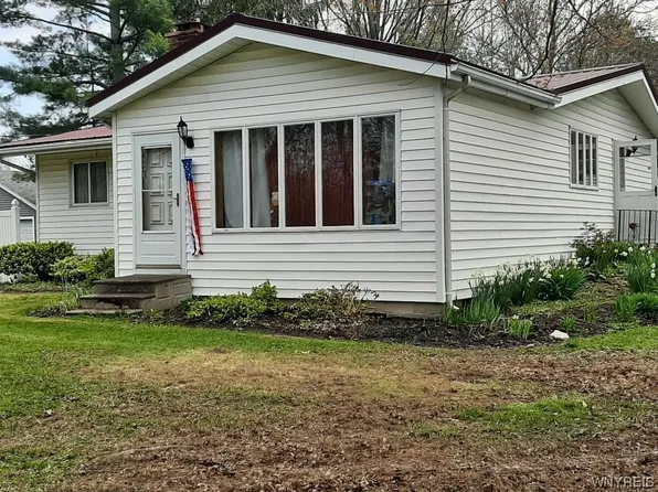 4095 Burch Rd, Ransomville, NY 14131