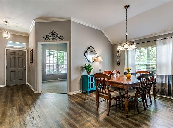 4th image of 318 Highland Meadows Dr