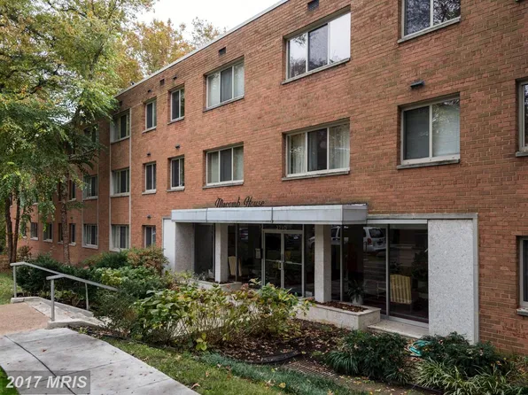 2710 Macomb St NW APT 204, Washington, DC 20008