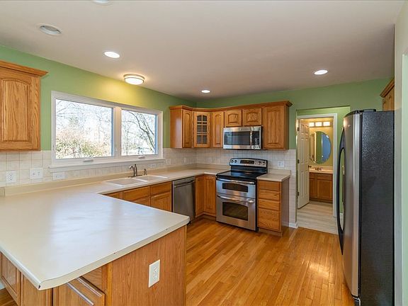 4th image of 5297 Wheatmore Ct