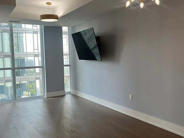 1 Yorkville Ave #4401 — Photo 9