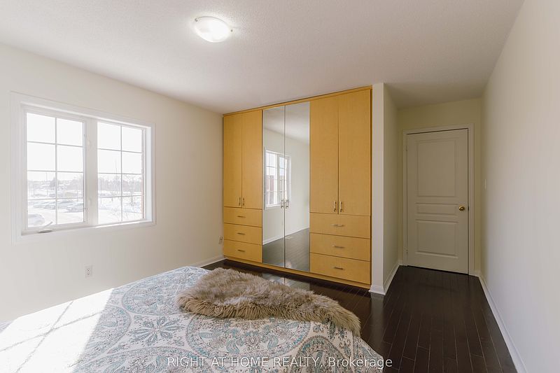 Ajax House for rent - 4 Bedrooms — photo 14