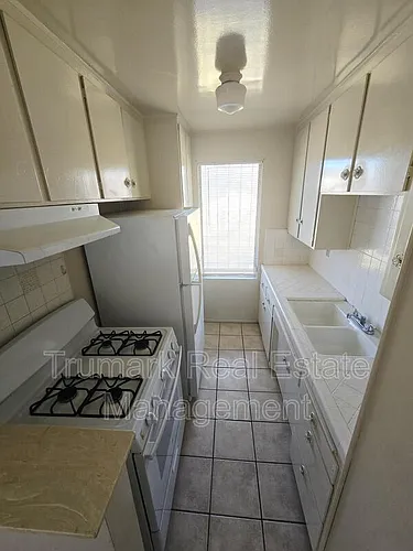 4619 Lexington Ave #5 Photo 1