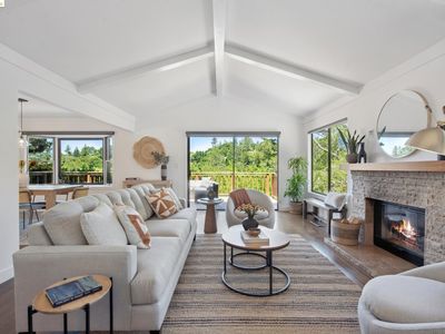 25 Via Floreado, Orinda, CA, 94563