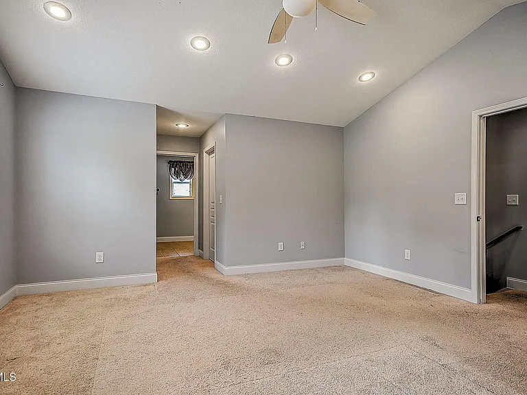 1092 Aberlea Valley Cir — Photo 17
