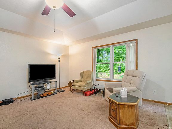 4th image of 1628 Aspen Dr