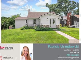 4510 Wildwood Dr, Crystal Lake, IL 60014