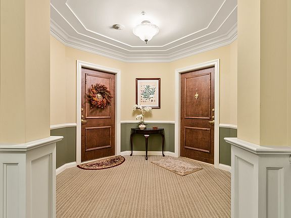 2nd image of 2660 Summit Dr Unit 102