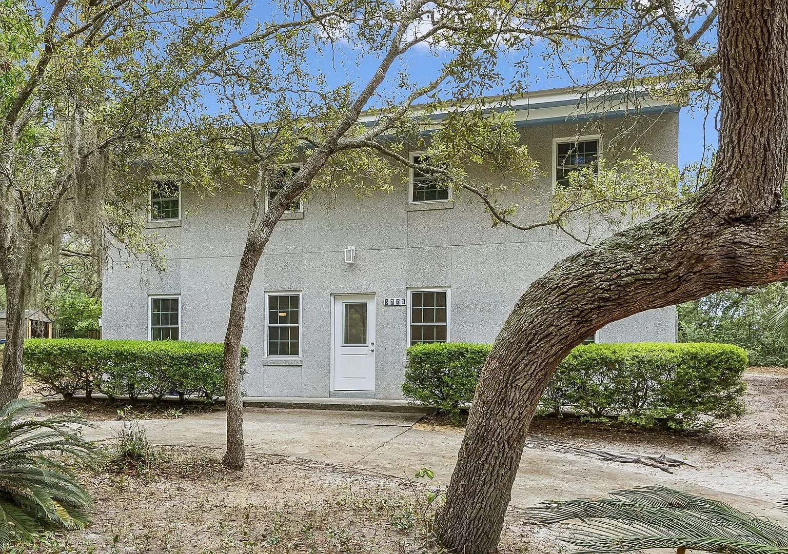 Newly Remodeled Beachside Home Walk to the Ocean — Photo 3