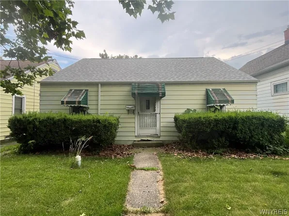2711 Welch Ave, Niagara Falls, NY 14303