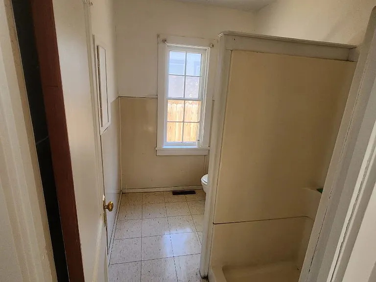 640 Howard St — Photo 10