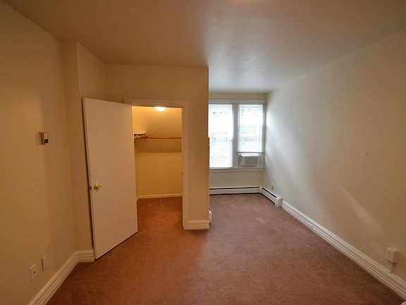 5th image of 916 N Franklin St APT 2