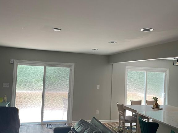 5th image of 3101 Crandon Ln