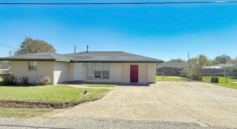 1st image of 1103 E Camellia Dr