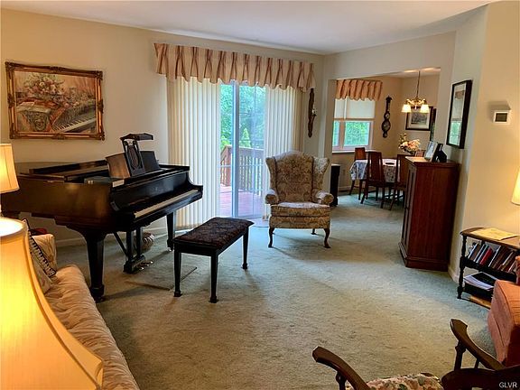 3rd image of 4303 Bedford Dr