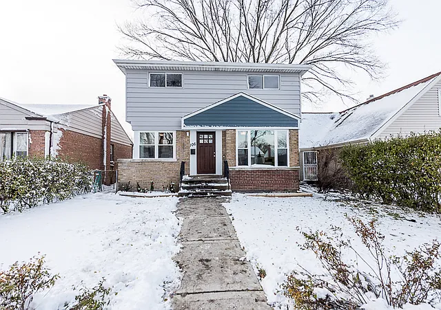 106 Morris Ave photo 1