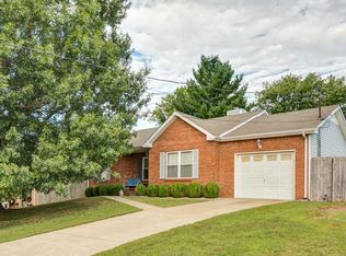 102 Whitehall Dr, Clarksville, TN