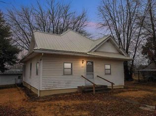 203 W Depot St, Bruceville, IN 47516