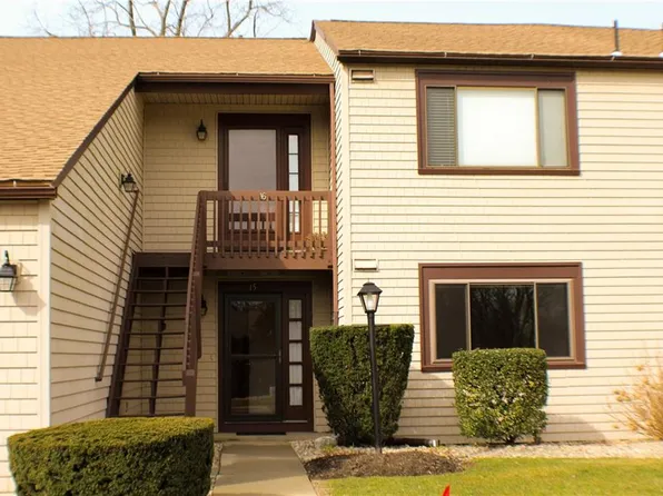 30 Sweet Meadows Ct Unit 15, Narragansett, RI 02882