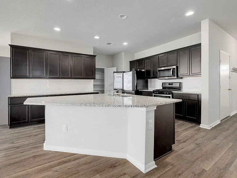 105 Brunnen Way — Photo 10