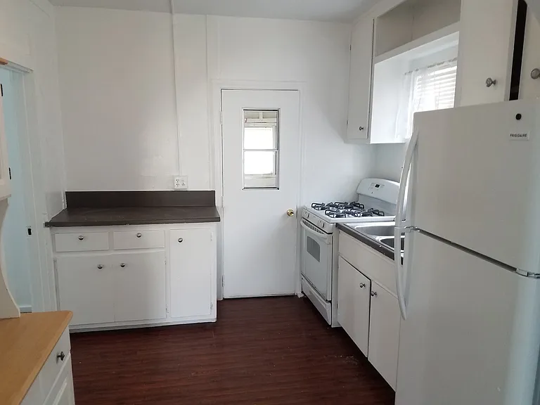 1214 Mitchell St — Photo 5