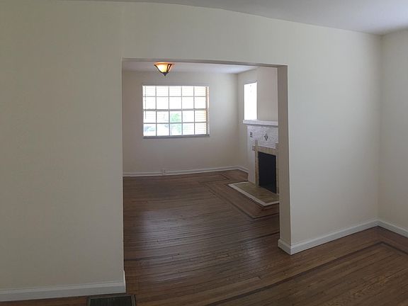 2nd image of 2918 W Tampa Bay Blvd