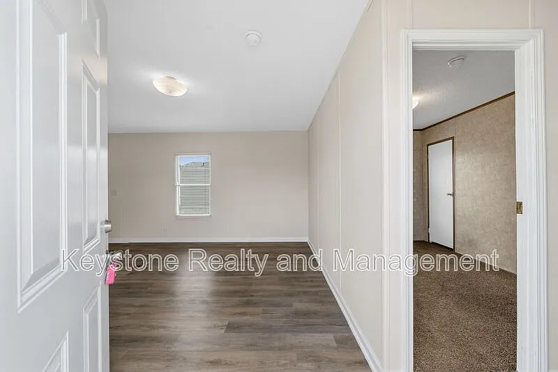3 bed, 2.0 bath, 1120 sqft, $850 — Photo 3