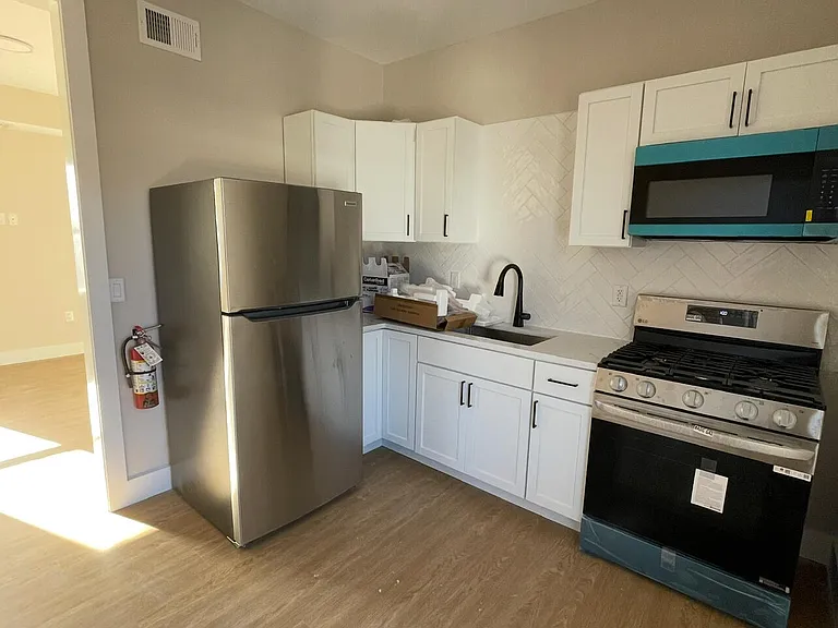 142 State St #5 — Photo 6