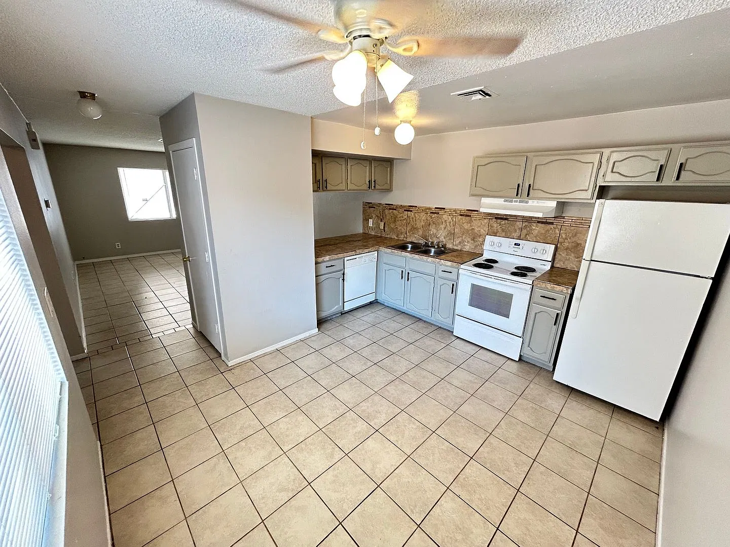 5147 Greene Lane Unit D — Photo 3