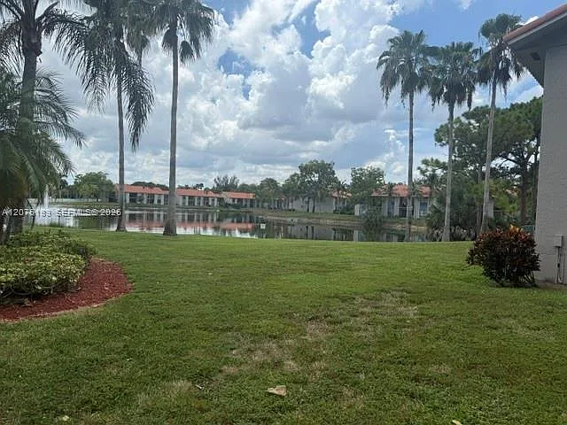 2 bed, 2.0 bath, 1060 sqft, $2,000 — Photo 4