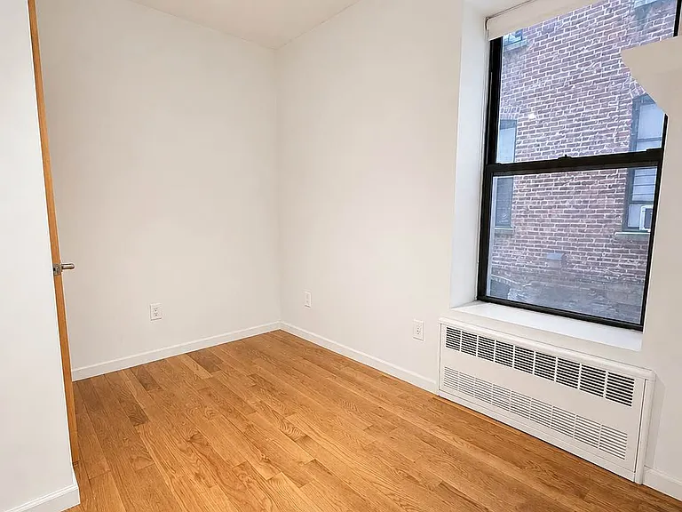 250 Manhattan Ave #1A — Photo 13