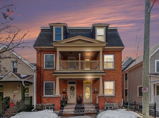 34 Lewis St, Ottawa, ON K2P 0S3