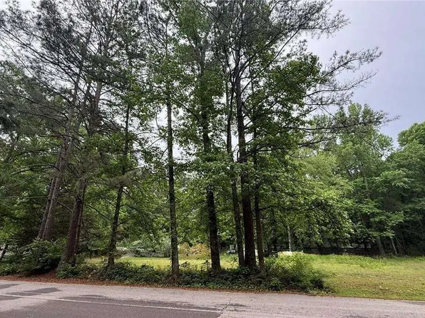 1086 Mitchell Dr, Winder, GA 30680