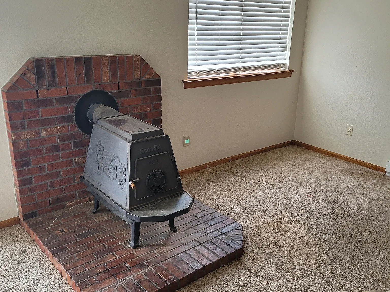 765 W 24th St — Photo 3