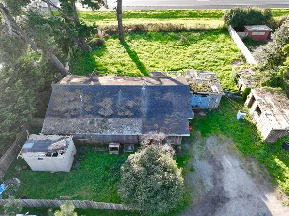 2484 Rose Ln, McKinleyville, CA 95519