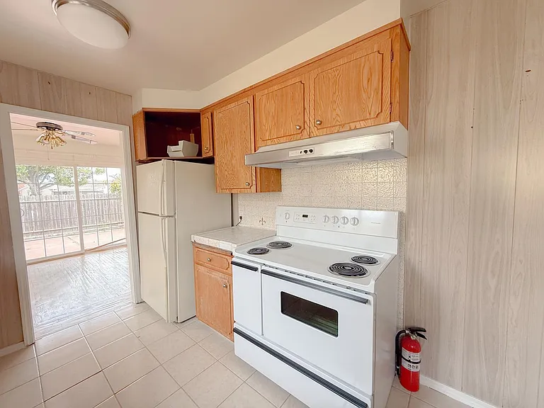1226 Margery Ave — Photo 12