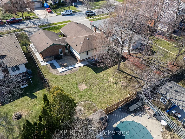 2580 Noella Cres #LOWER — Photo 2