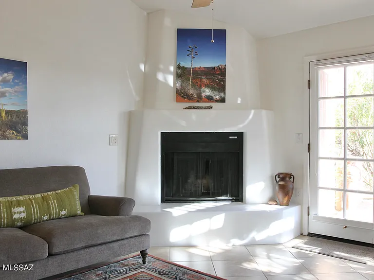 7601 N Calle Sin Envidia — Photo 6