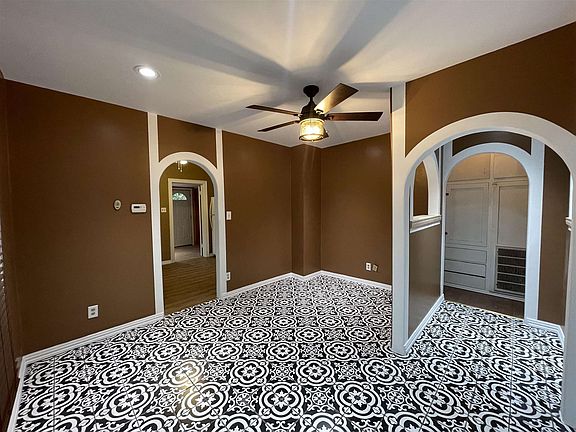 5th image of 1027 N B St