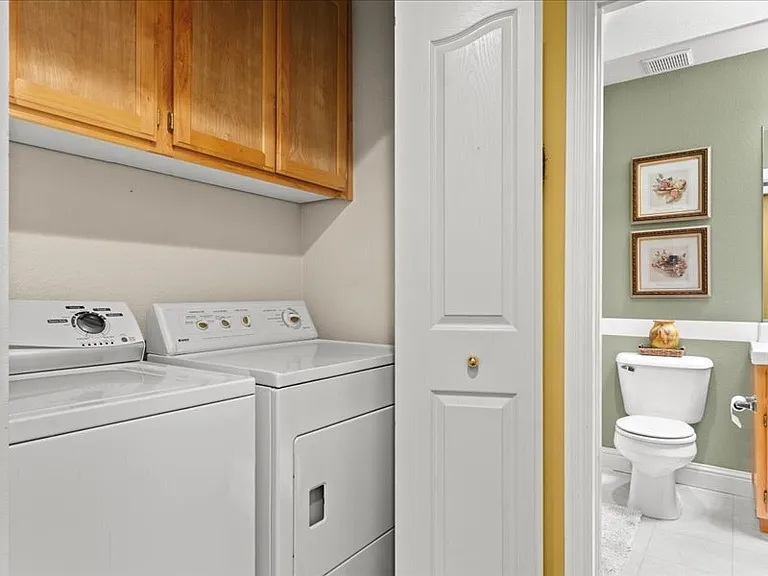 966 McClelland Dr — Photo 28