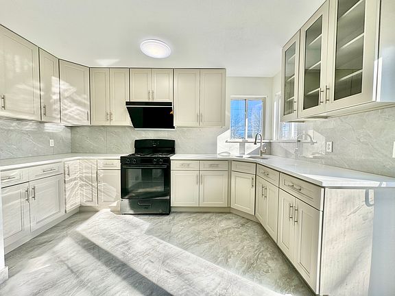 2nd image of 15 Stacey Ln #A