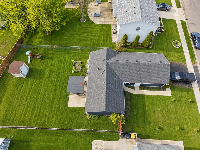 828 Huron Ct — Photo 21